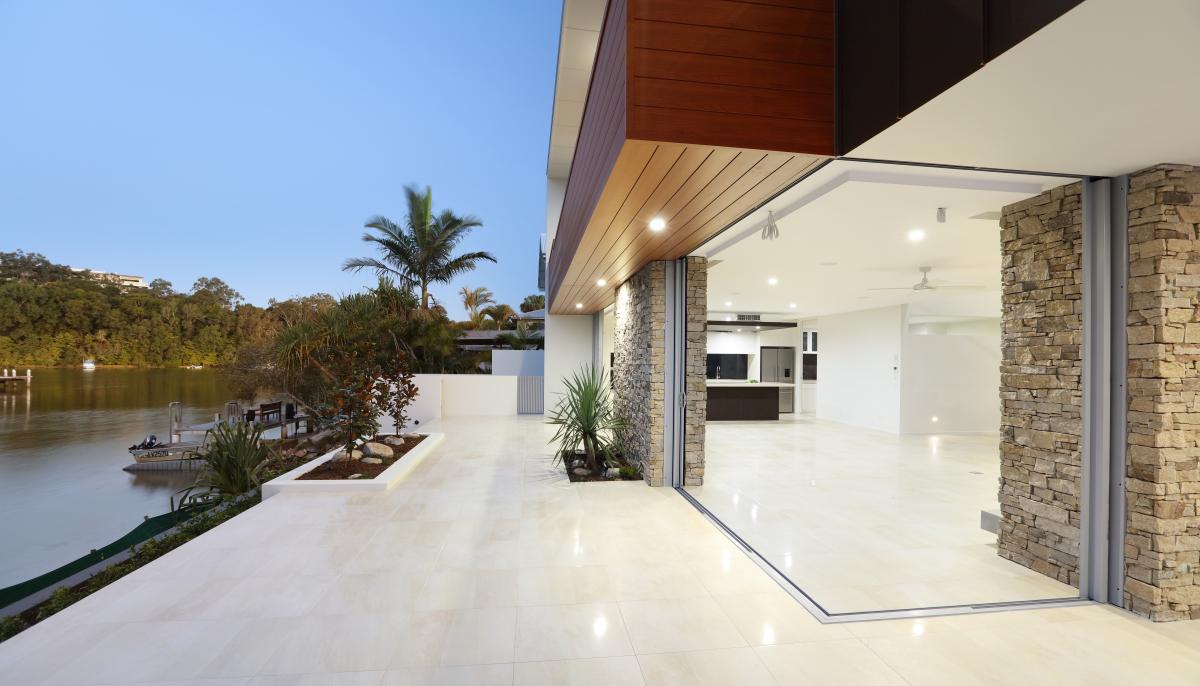 ryan-designer-homes-waterfront-noosa-023.jpg